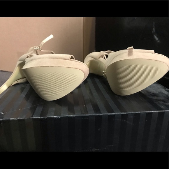 Pump with peep toe - Picture 5 of 7